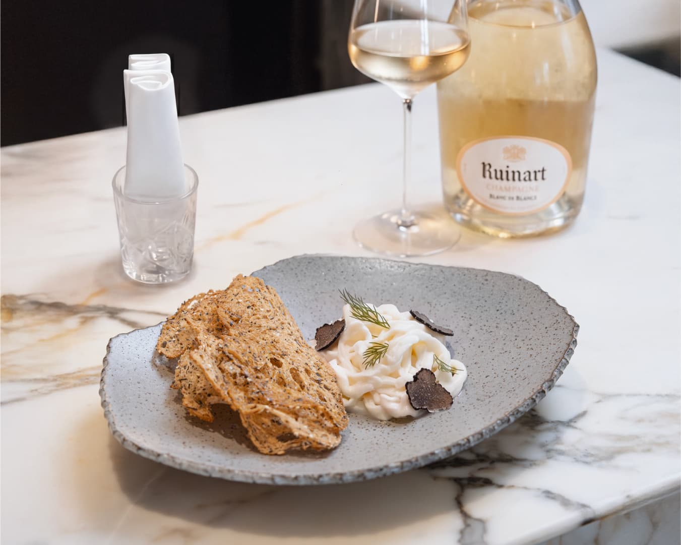CHAMPAGNE & MOZZARELLA COM TRUFA